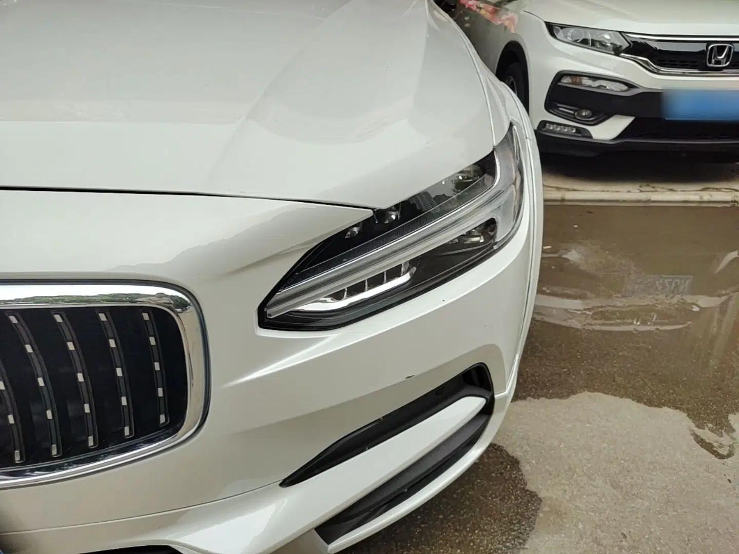 Volvo V90 2020 Facelifted Cross Country T5 AWD Zhiyuan Edition — миниатюра 8