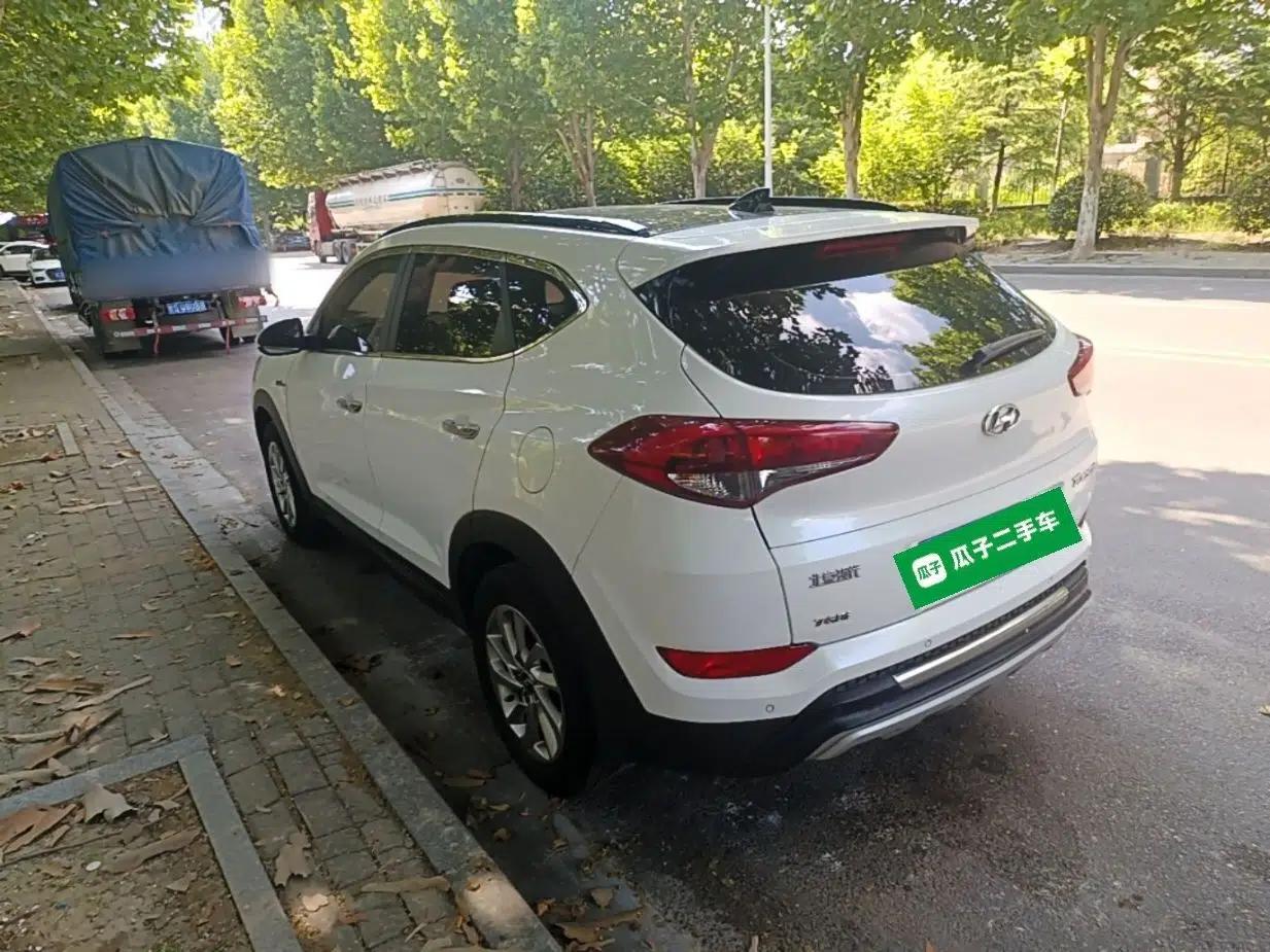 Hyundai Tucson 2015 1.6T Dual-Clutch Two-Wheel-Drive Smart Model — миниатюра 4