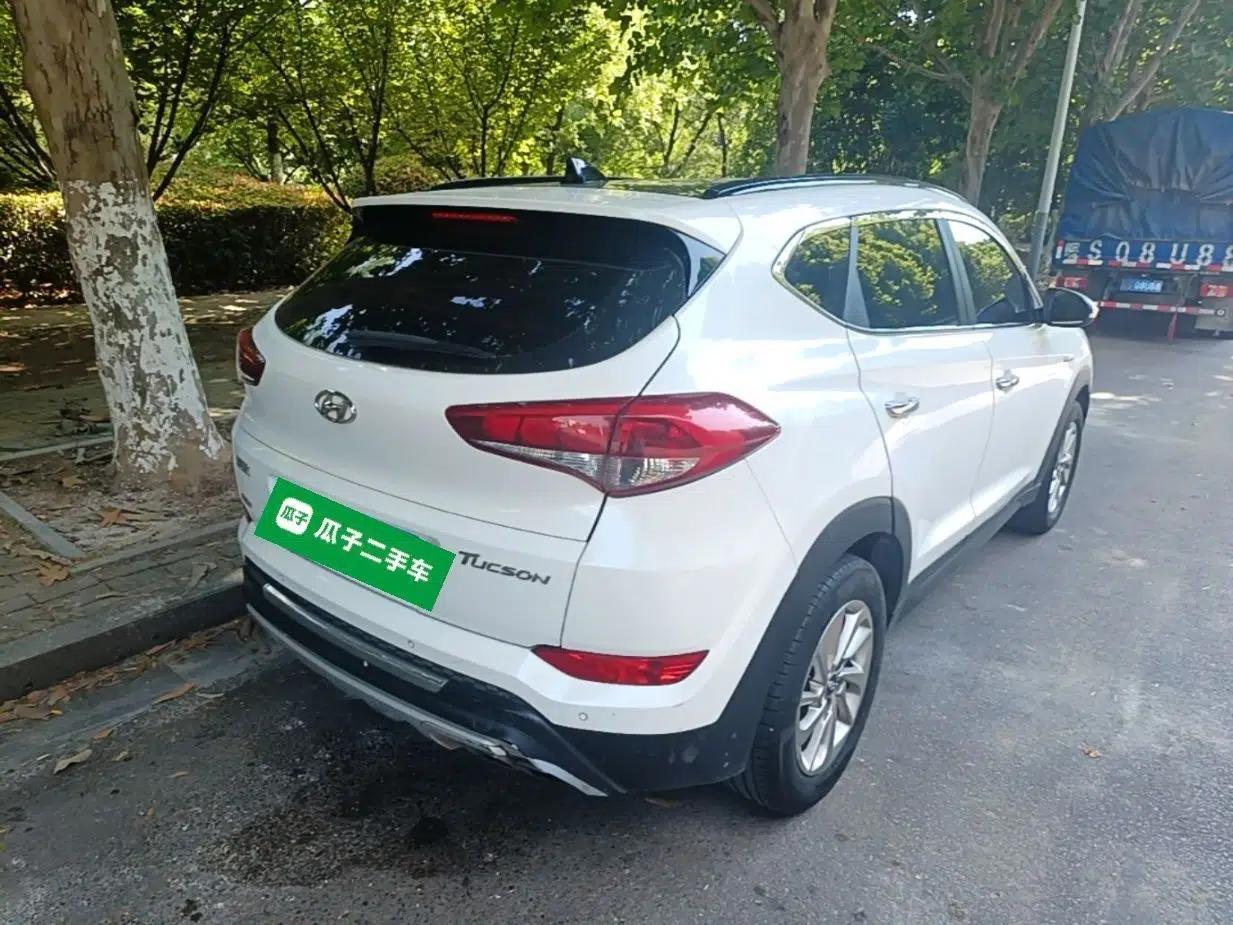 Hyundai Tucson 2015 1.6T Dual-Clutch Two-Wheel-Drive Smart Model — миниатюра 6