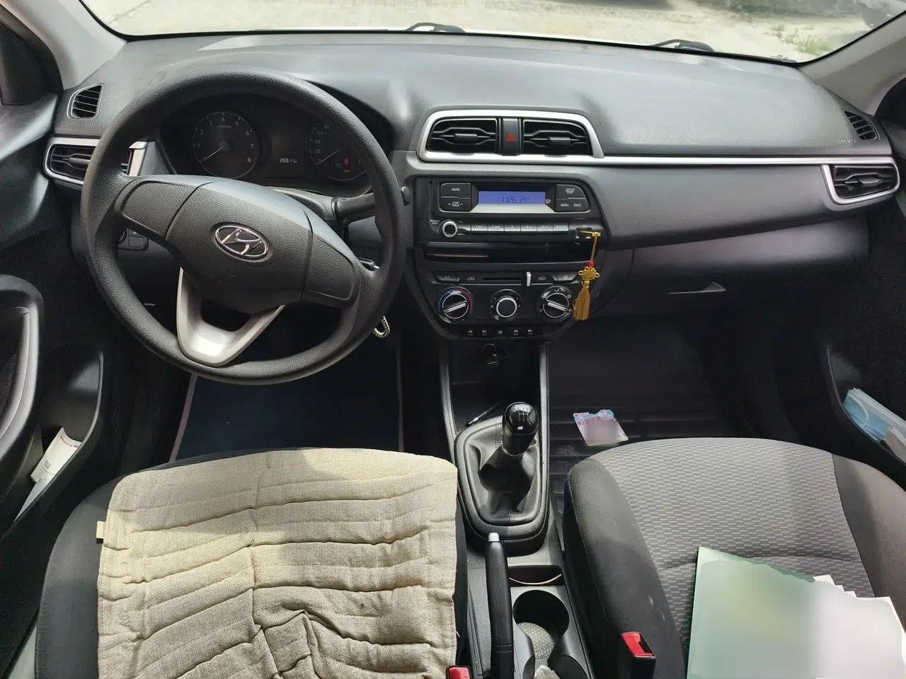 Hyundai Verna (older generation) 2020 1.4L Manual GL Refreshed Edition — миниатюра 9