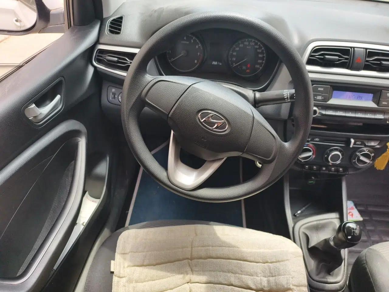 Hyundai Verna (older generation) 2020 1.4L Manual GL Refreshed Edition — миниатюра 10