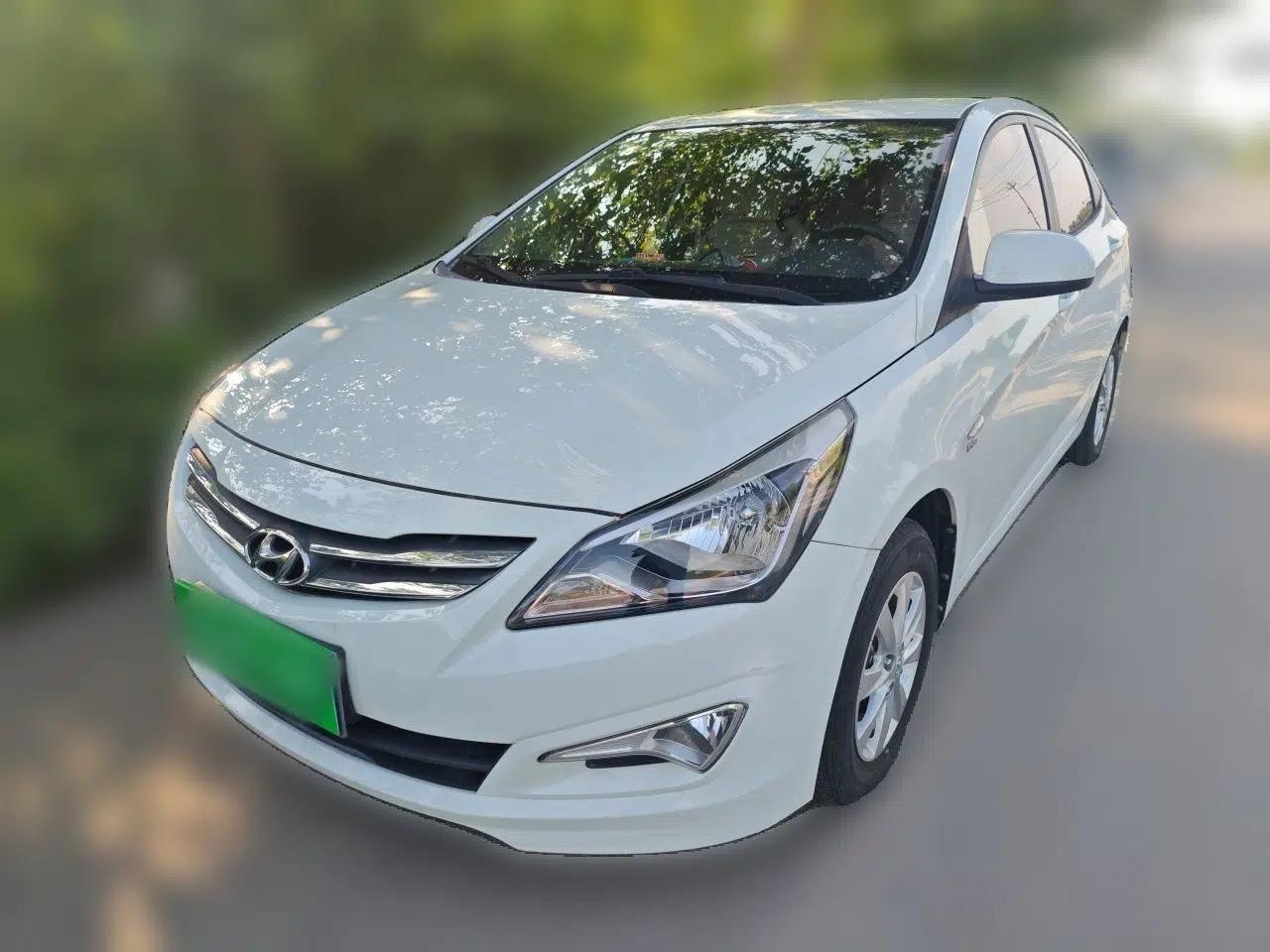 Hyundai Verna (older generation) 2014 1.4L Manual Smart GLS Trim — миниатюра 1