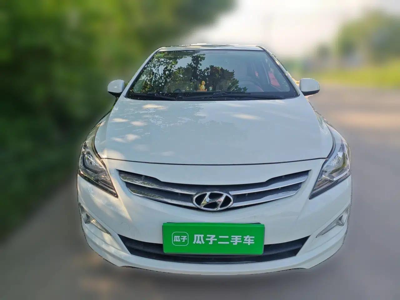 Hyundai Verna (older generation) 2014 1.4L Manual Smart GLS Trim — миниатюра 2