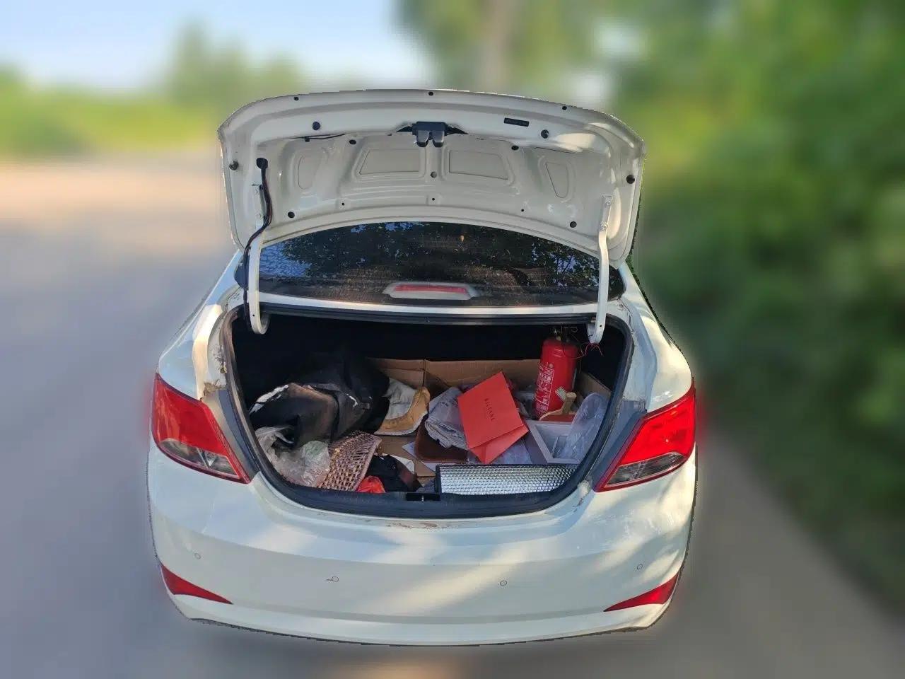 Hyundai Verna (older generation) 2014 1.4L Manual Smart GLS Trim — миниатюра 16