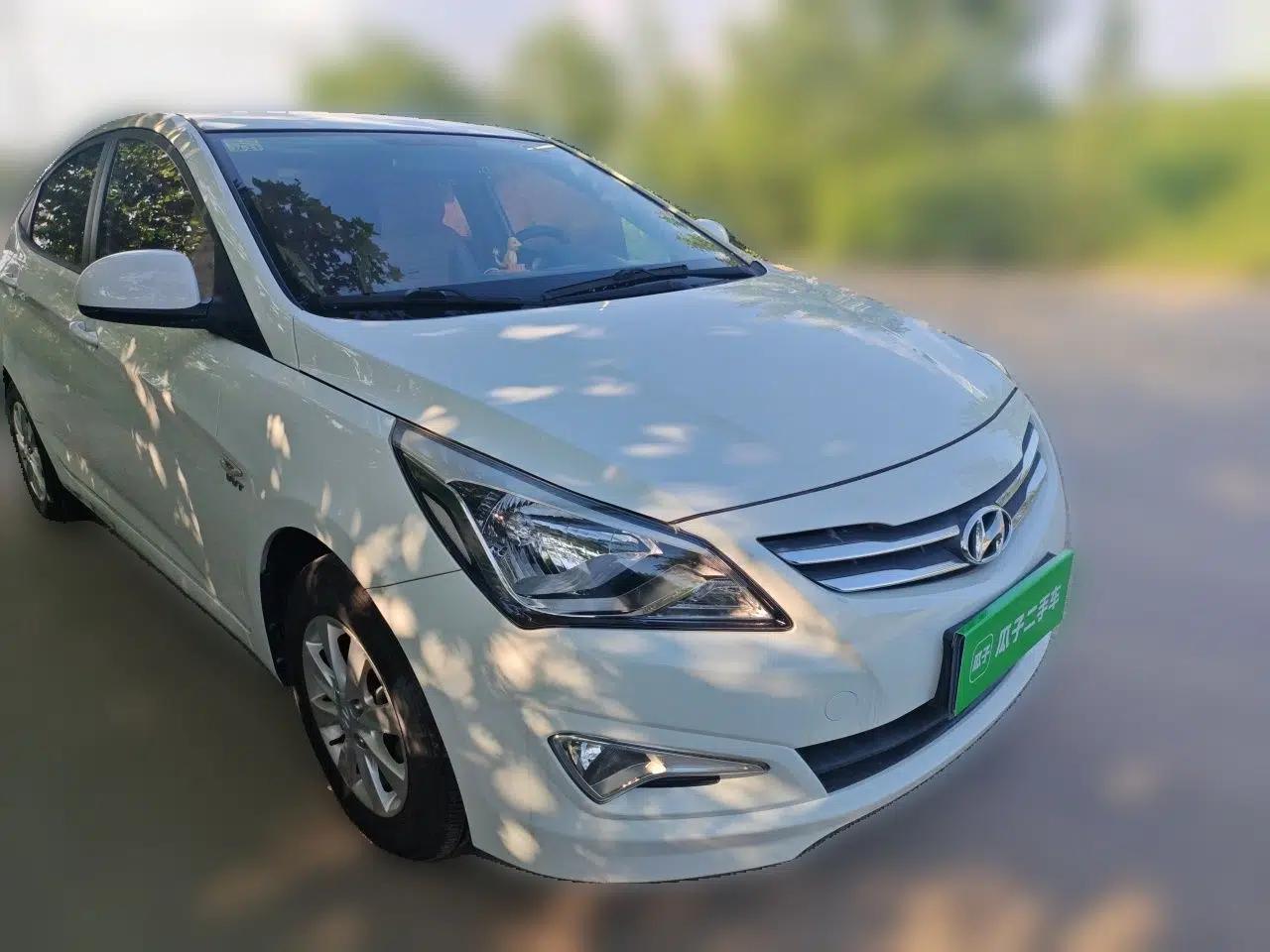 Hyundai Verna (older generation) 2014 1.4L Manual Smart GLS Trim — миниатюра 3