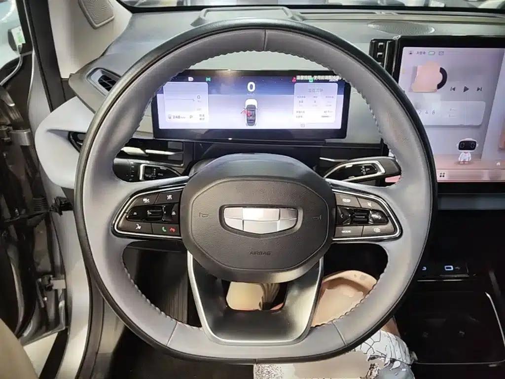 Geely Geometry M6 2022 450 New Smart Edition — миниатюра 11