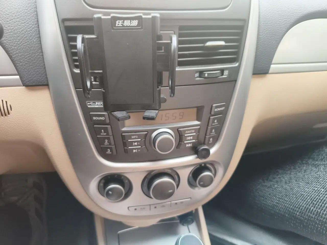 Buick Excelle 2013 1.5L Automatic Classic Model — миниатюра 13