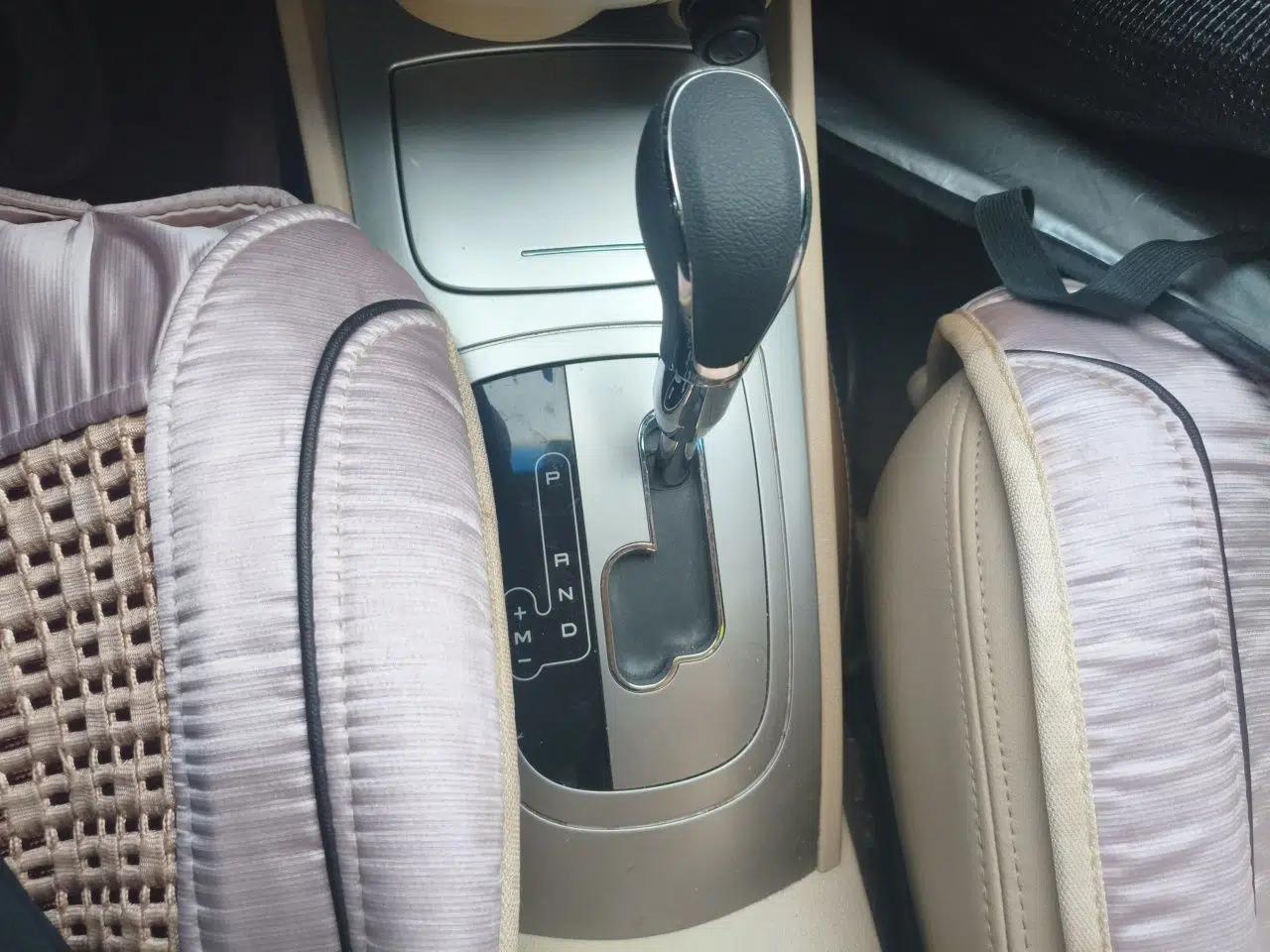 Buick Excelle 2013 1.5L Automatic Classic Model — миниатюра 14
