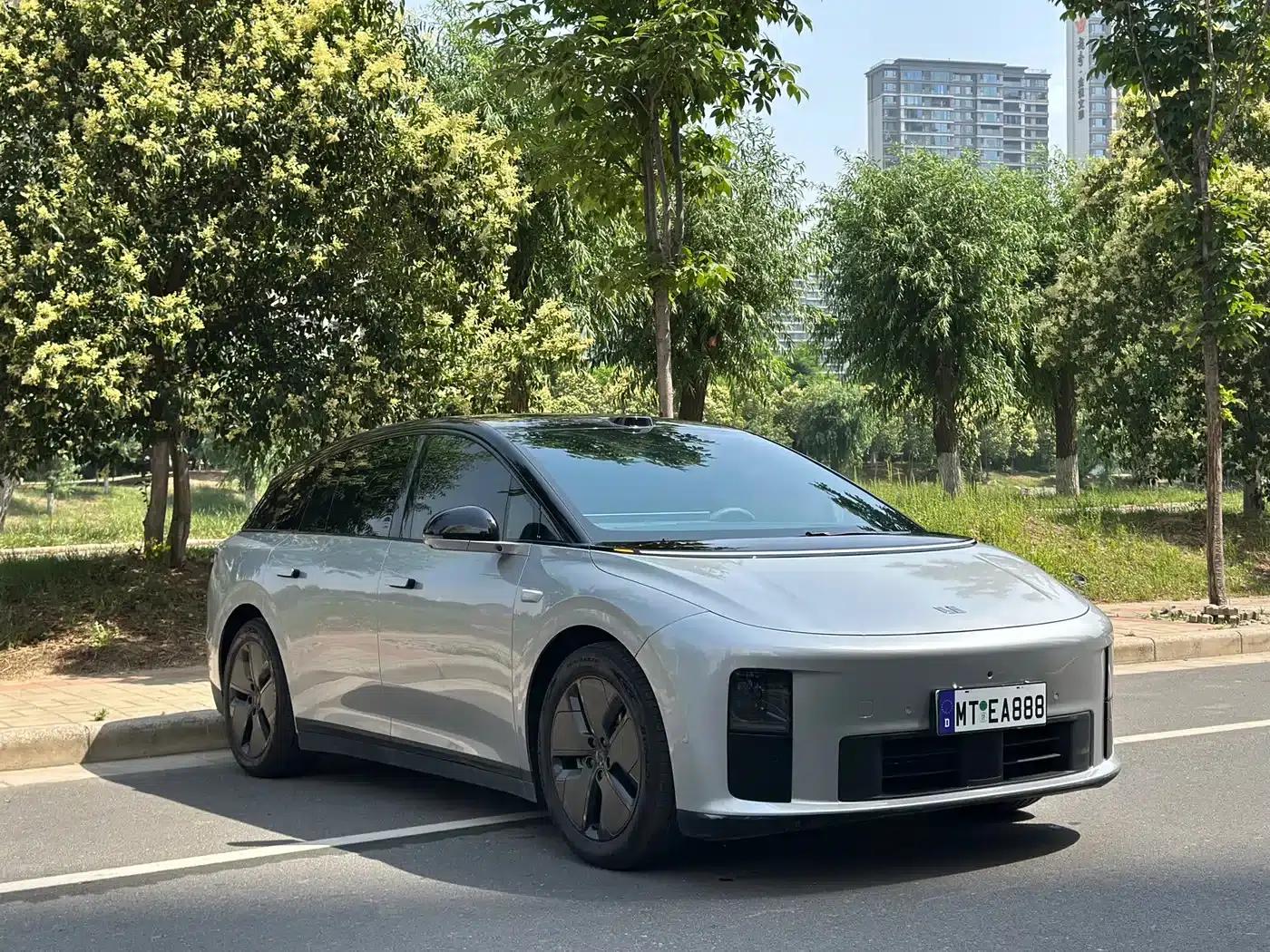 Li Auto i6 2025 Two-Wheel Drive Standard Edition — миниатюра 3