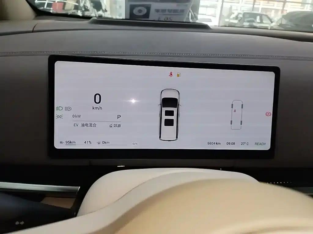 Voyah Dreamer 2025 PHEV AWD Flagship Kunpeng Edition — миниатюра 12