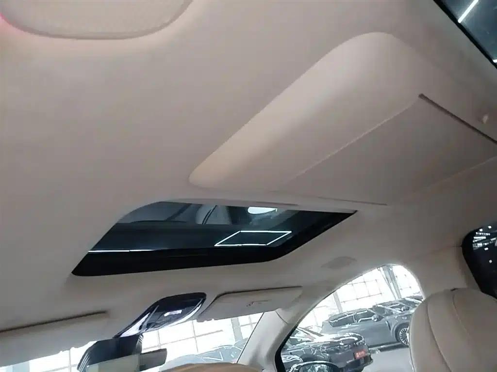 Voyah Dreamer 2025 PHEV AWD Flagship Kunpeng Edition — миниатюра 18
