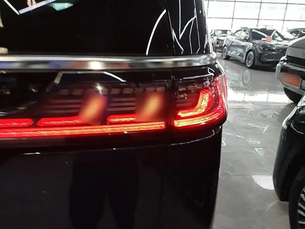 Voyah Dreamer 2025 PHEV AWD Flagship Kunpeng Edition — миниатюра 8
