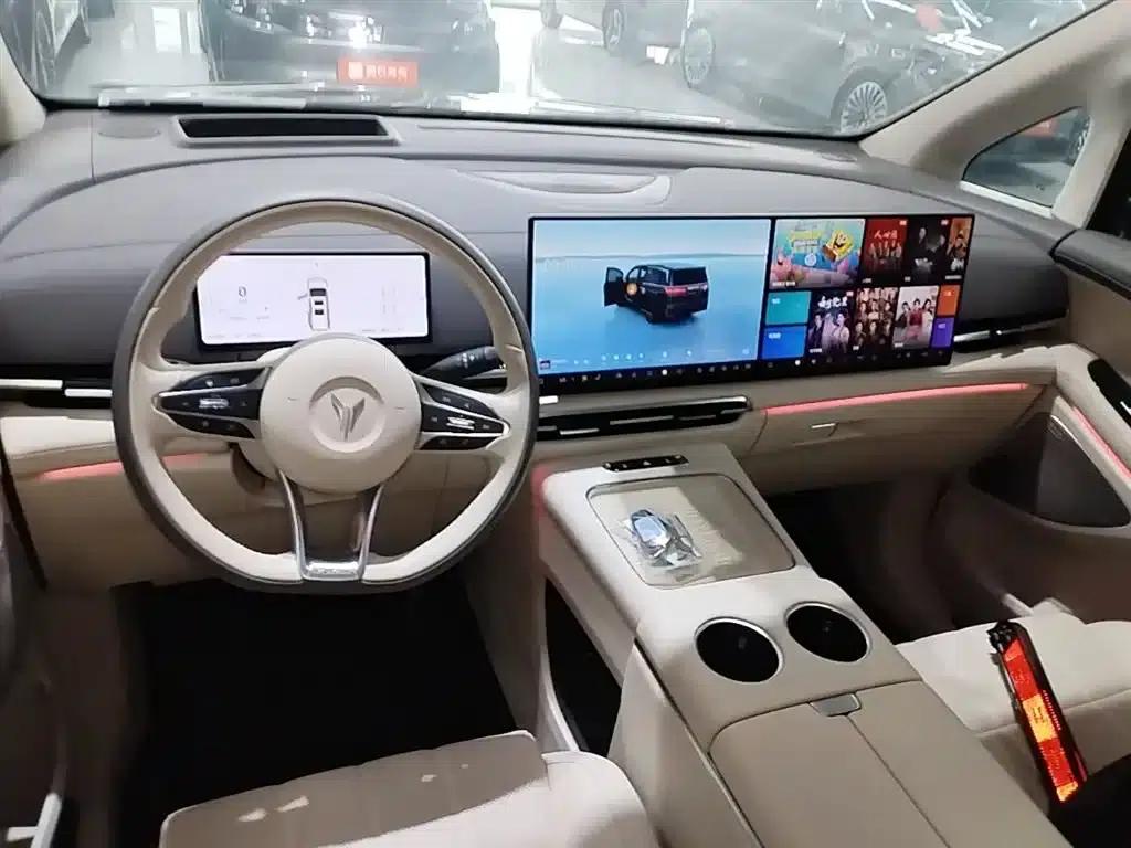 Voyah Dreamer 2025 PHEV AWD Flagship Kunpeng Edition — миниатюра 10