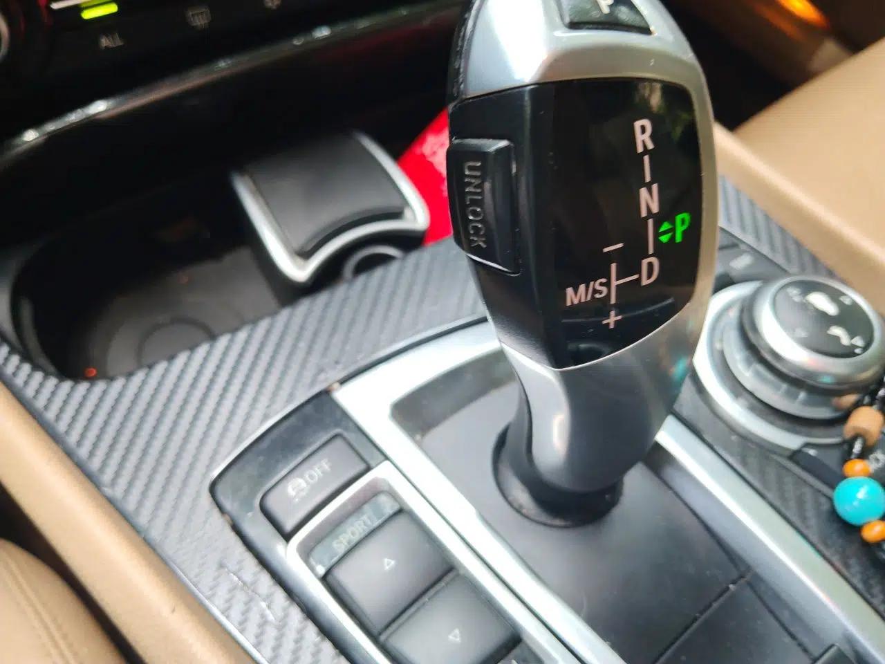 BMW 5 Series GT 2010 535i Luxury Edition — миниатюра 14