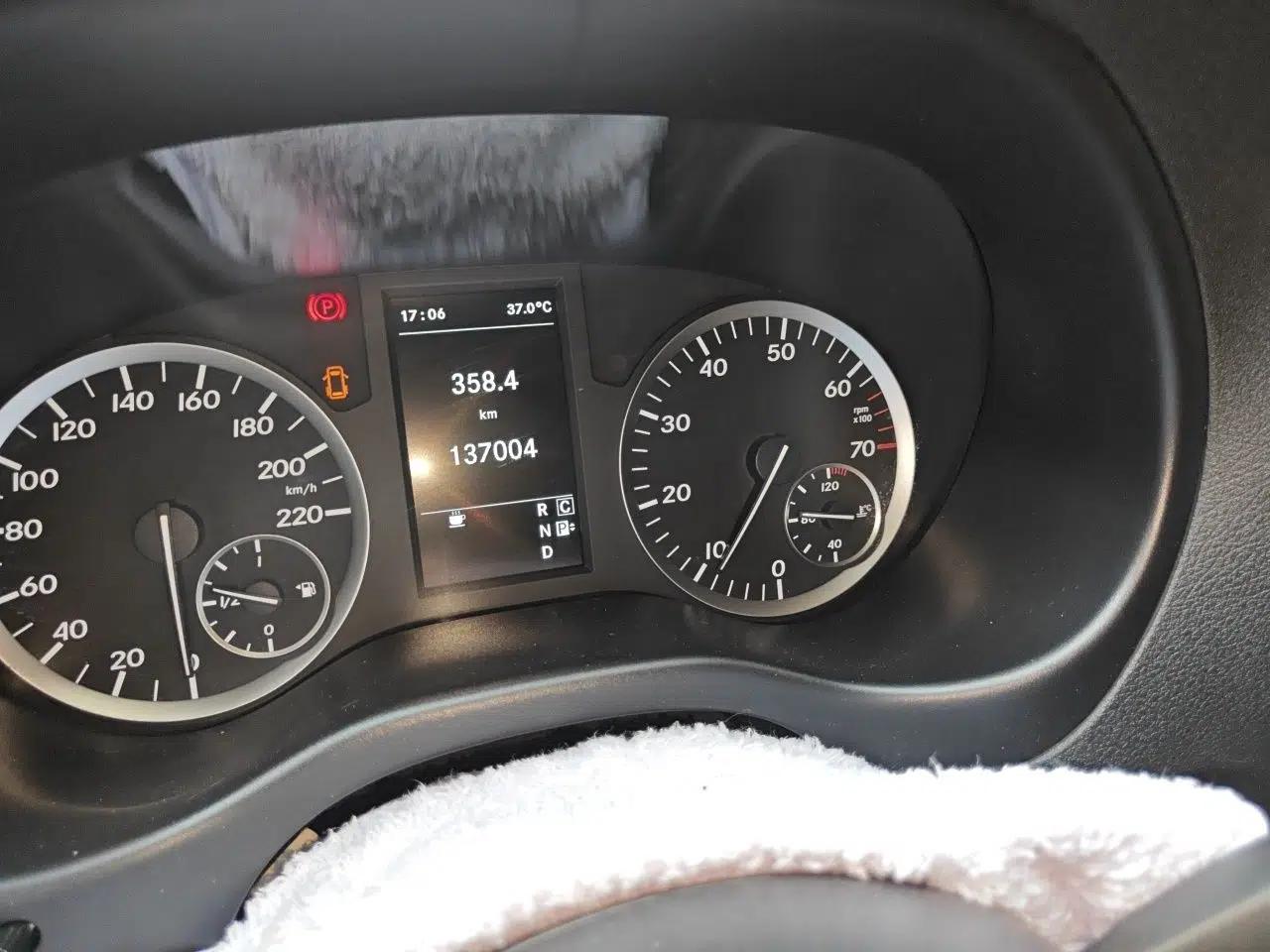 Mercedes-Benz Vito 2018 2.0T Business Version China VI Emission Standard — миниатюра 12