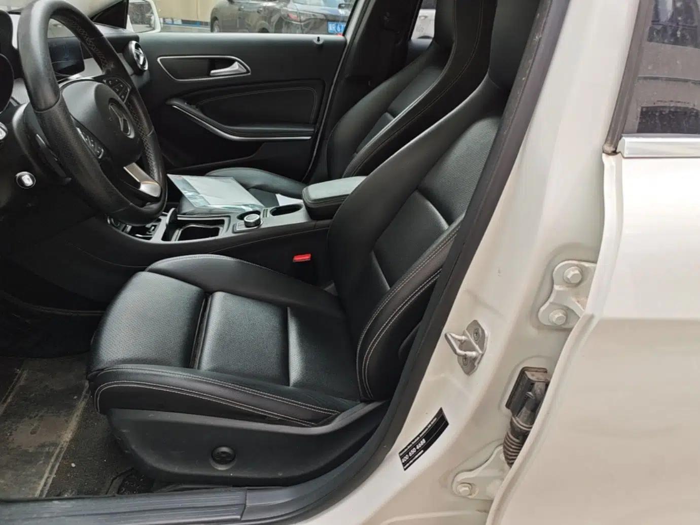 Mercedes-Benz GLA 2016 GLA 200 Fashion Model — миниатюра 15