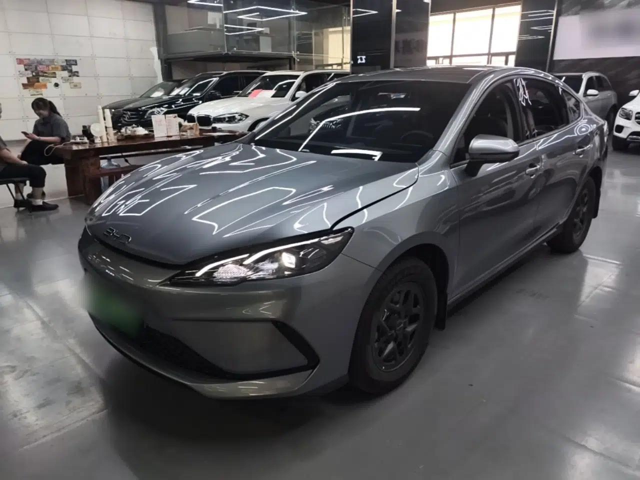BYD Seal 05 DM-i 2026 DM-i 128KM Luxury Edition — миниатюра 1