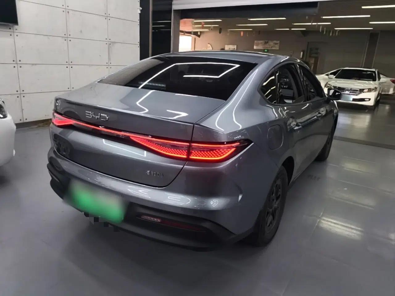 BYD Seal 05 DM-i 2026 DM-i 128KM Luxury Edition — миниатюра 6
