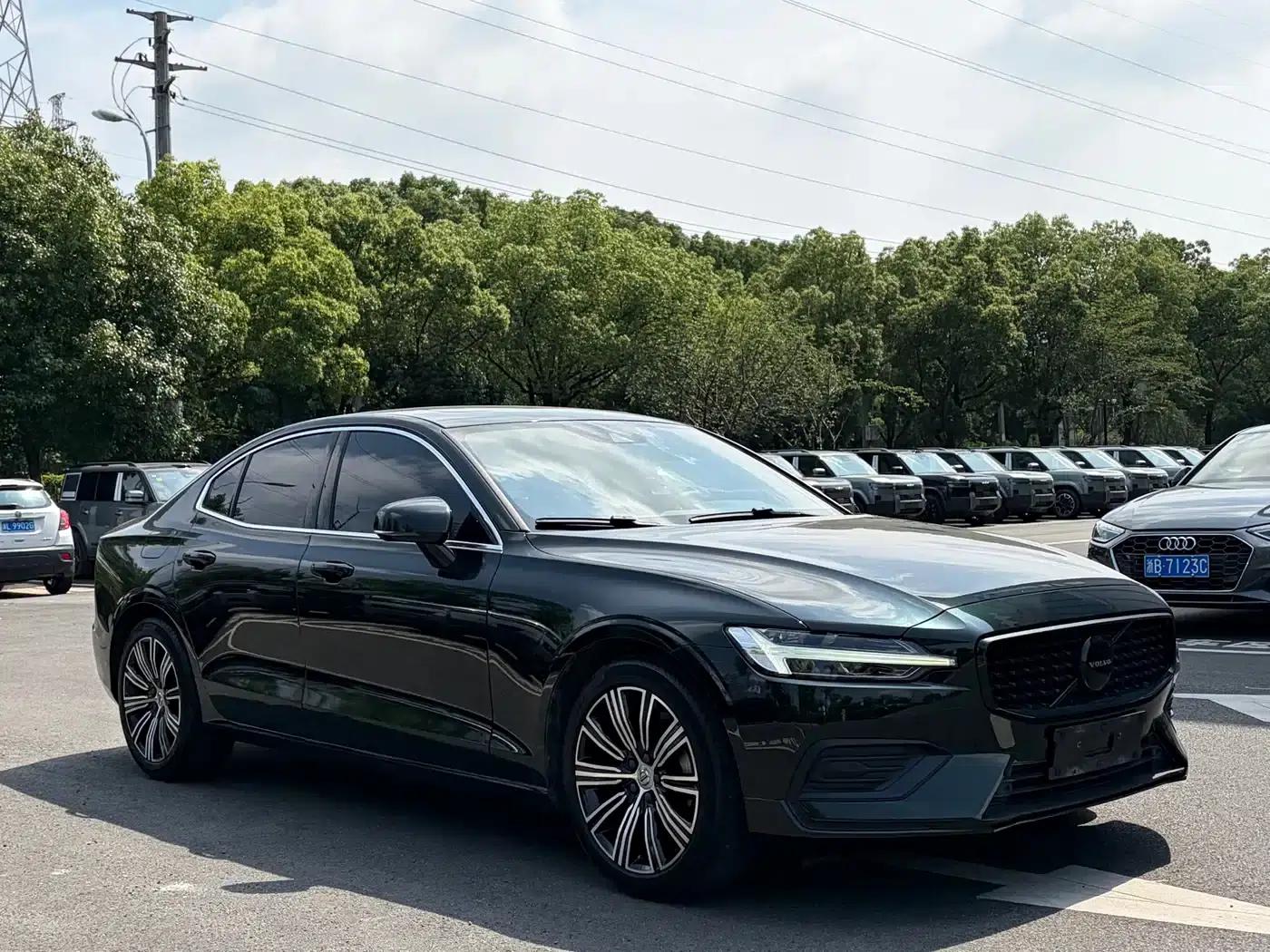 Volvo S60 2020 T4 Smart Luxury Edition — миниатюра 3