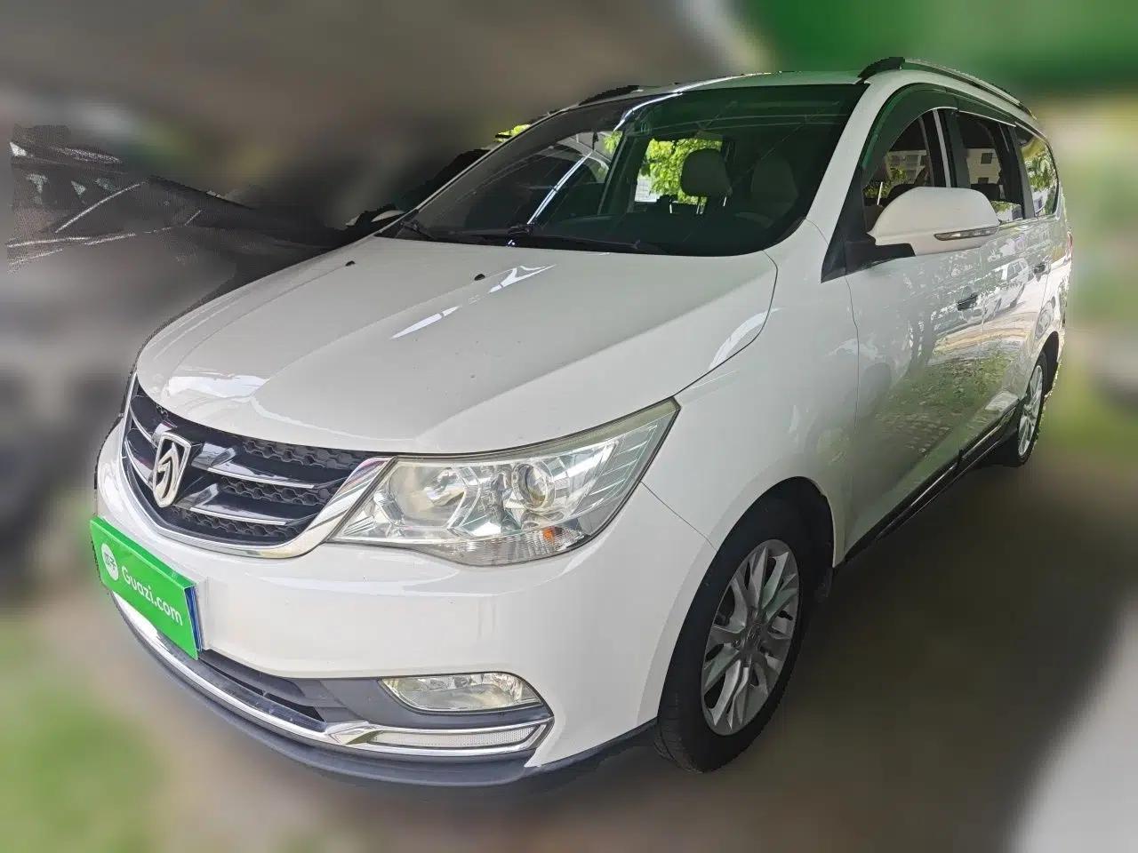 Baojun 730 2016 1.5L Manual Comfort Version 7 Seats China V Emission Standard — миниатюра 1