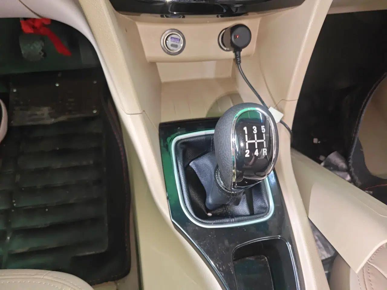 Baojun 730 2016 1.5L Manual Comfort Version 7 Seats China V Emission Standard — миниатюра 14