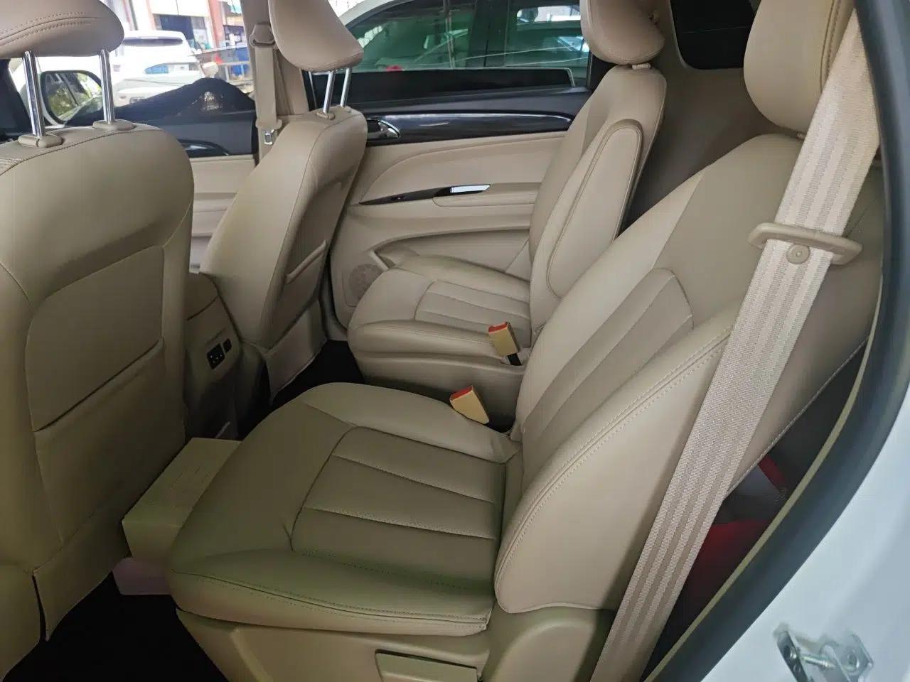 Baojun 730 2016 1.5L Manual Comfort Version 7 Seats China V Emission Standard — миниатюра 17