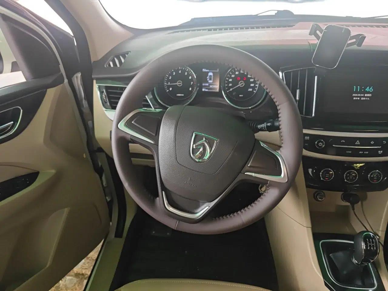 Baojun 730 2016 1.5L Manual Comfort Version 7 Seats China V Emission Standard — миниатюра 10