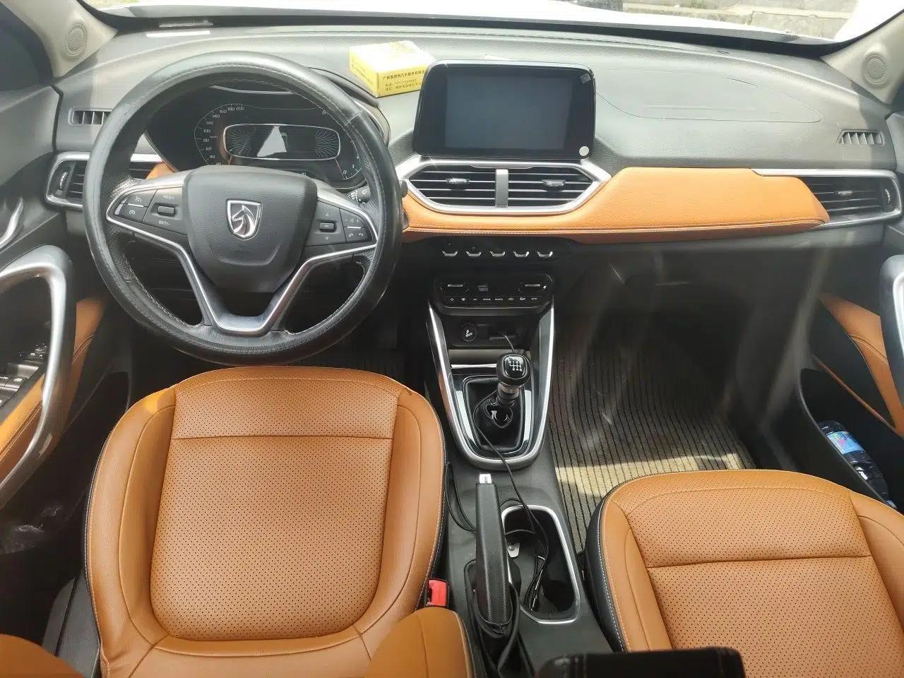 Baojun 510 2017 1.5L Manual Luxury Model — миниатюра 9