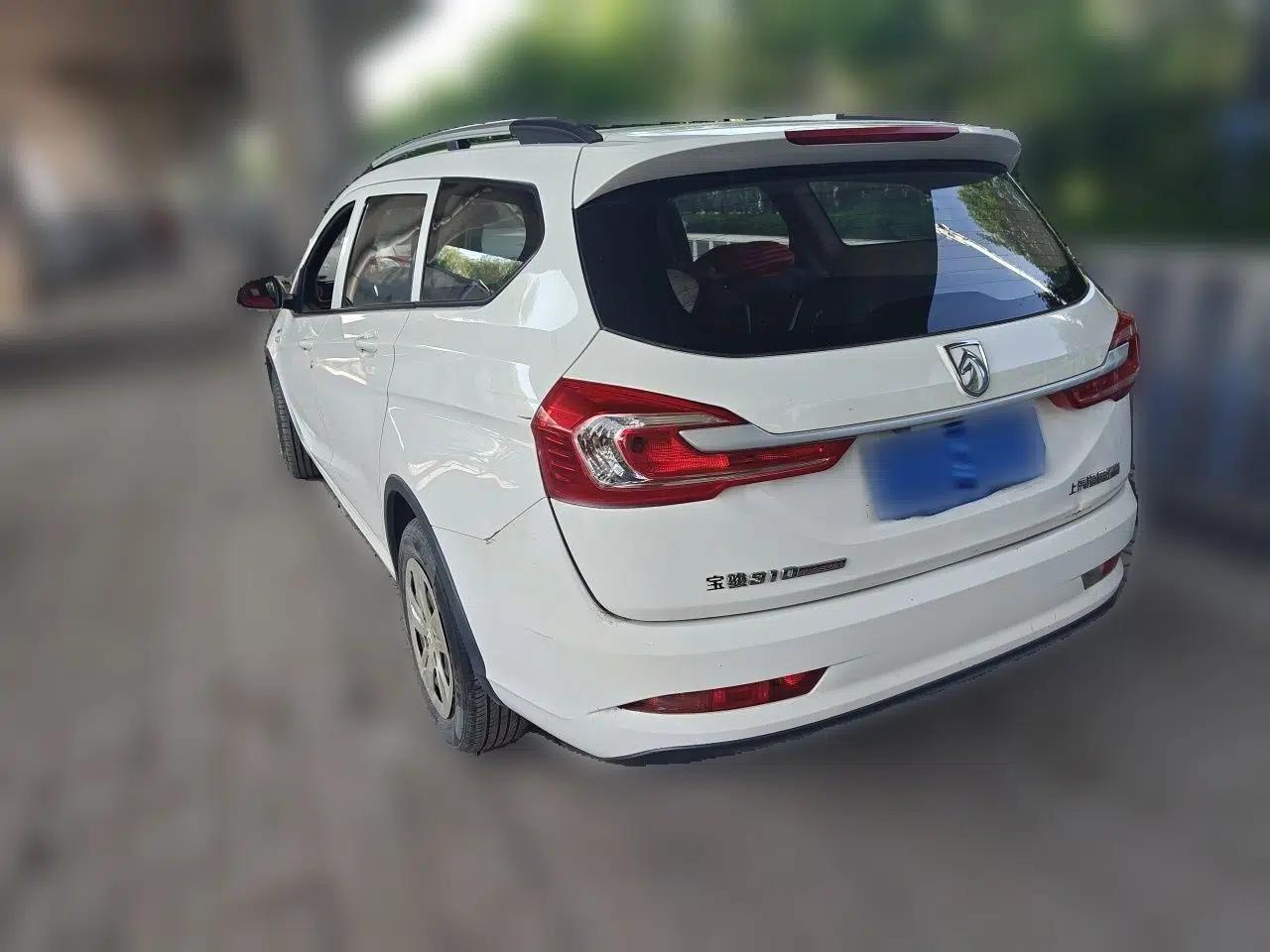 Baojun 310W 2017 1.5L Manual Comfort Version China VI Emission Standard — миниатюра 4