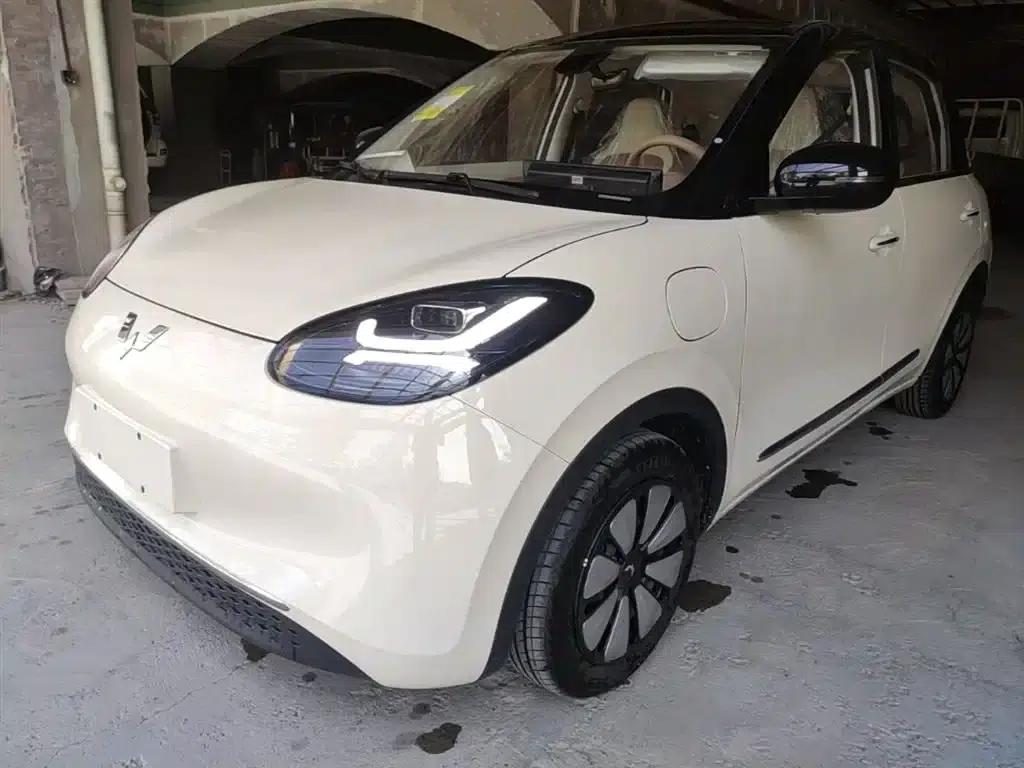 Wuling Bingo 2025 Model, 333km Range, Enjoy Edition — миниатюра 2