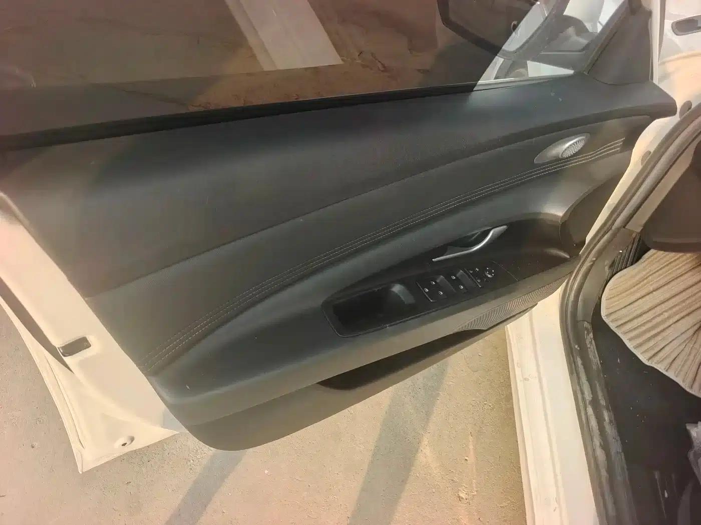 Hyundai Elantra 2021 1.5L CVT LUX Premium Edition — миниатюра 10