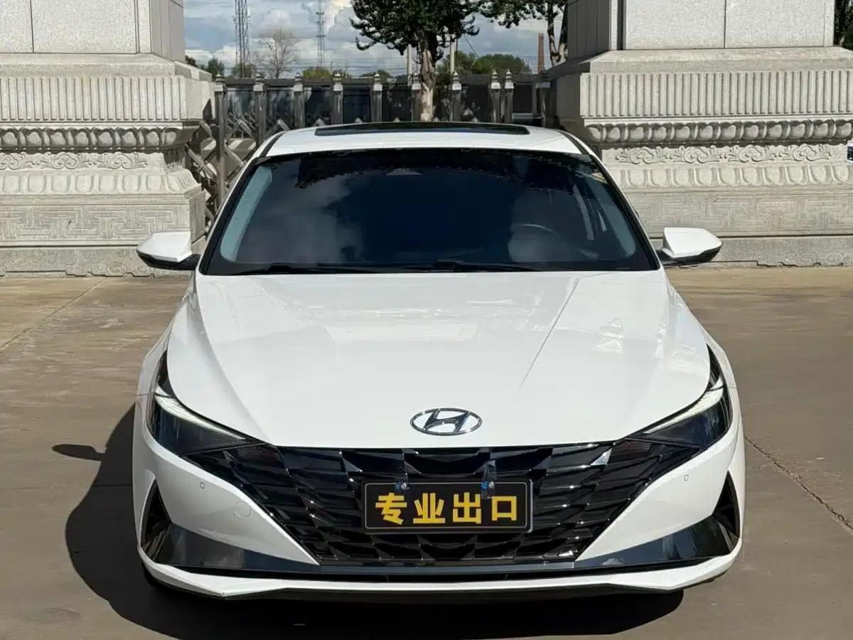 Hyundai Elantra 2022 1.5L CVT LUX Premium Edition — миниатюра 2