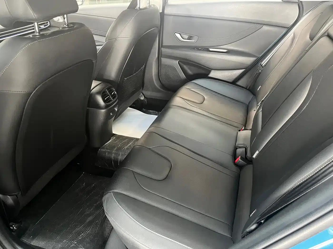 Hyundai Elantra 2023 1.5L CVT TOP Flagship Edition — миниатюра 5