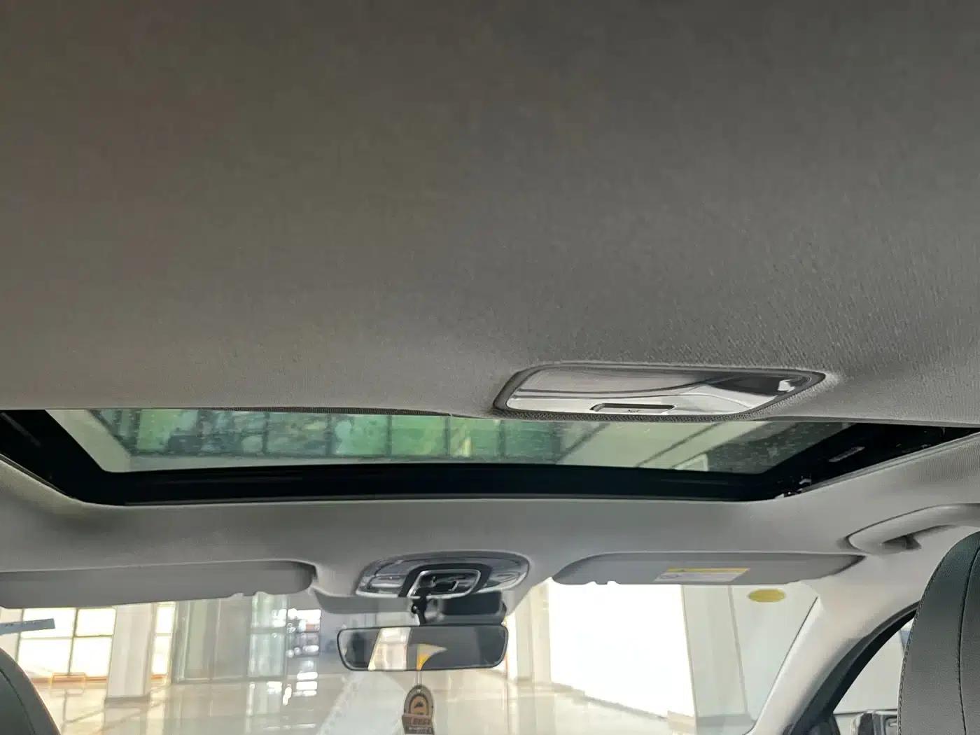Hyundai Elantra 2023 1.5L CVT TOP Flagship Edition — миниатюра 7