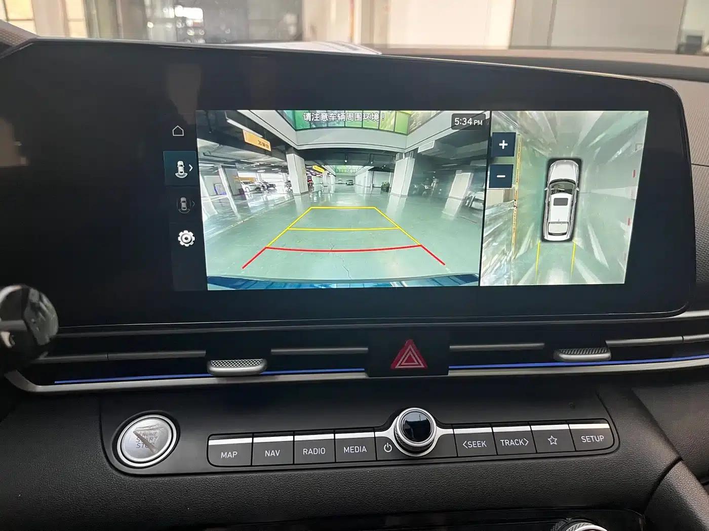 Hyundai Elantra 2023 1.5L CVT TOP Flagship Edition — миниатюра 9