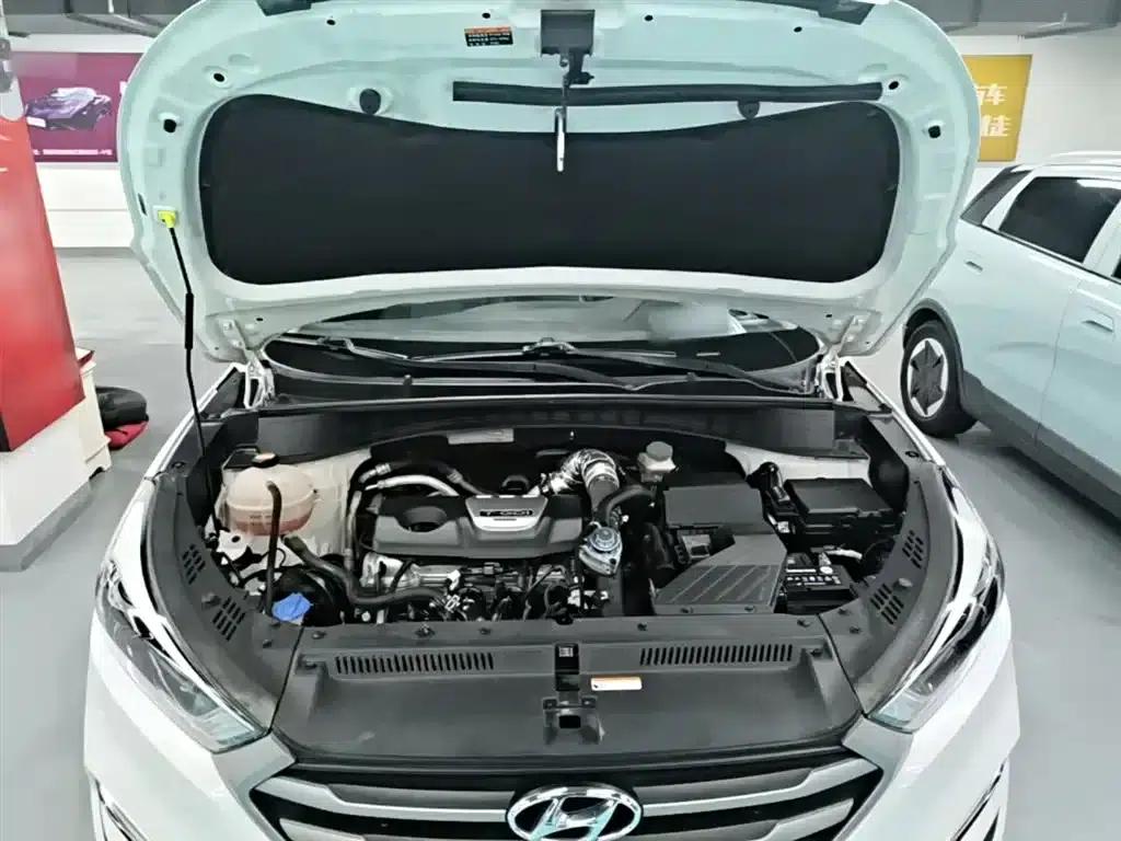 Tucson 2018 1.6T Dual-Clutch Two-Wheel Drive 15th Anniversary Special Edition — миниатюра 20