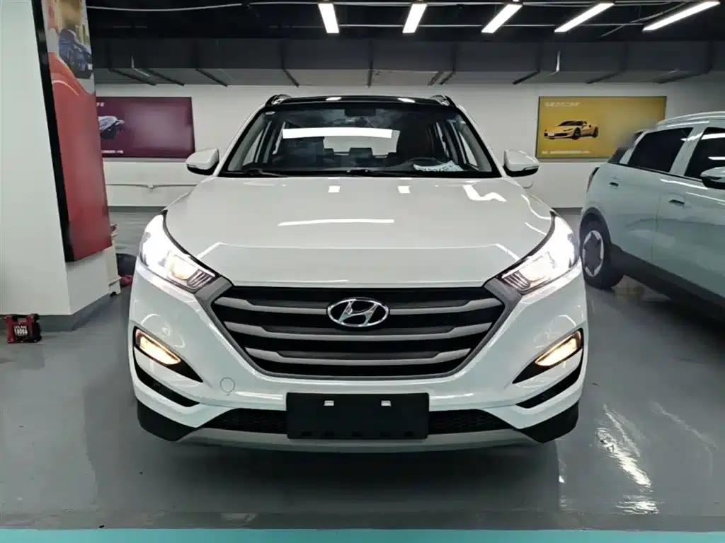 Tucson 2018 1.6T Dual-Clutch Two-Wheel Drive 15th Anniversary Special Edition — миниатюра 3