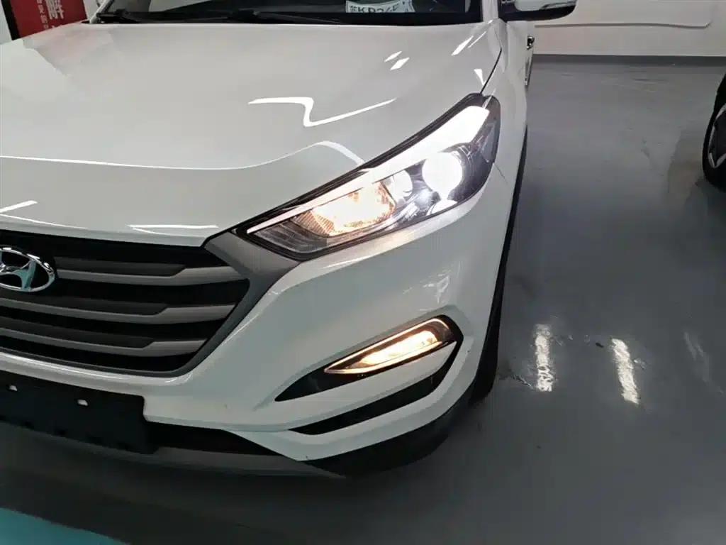 Tucson 2018 1.6T Dual-Clutch Two-Wheel Drive 15th Anniversary Special Edition — миниатюра 24