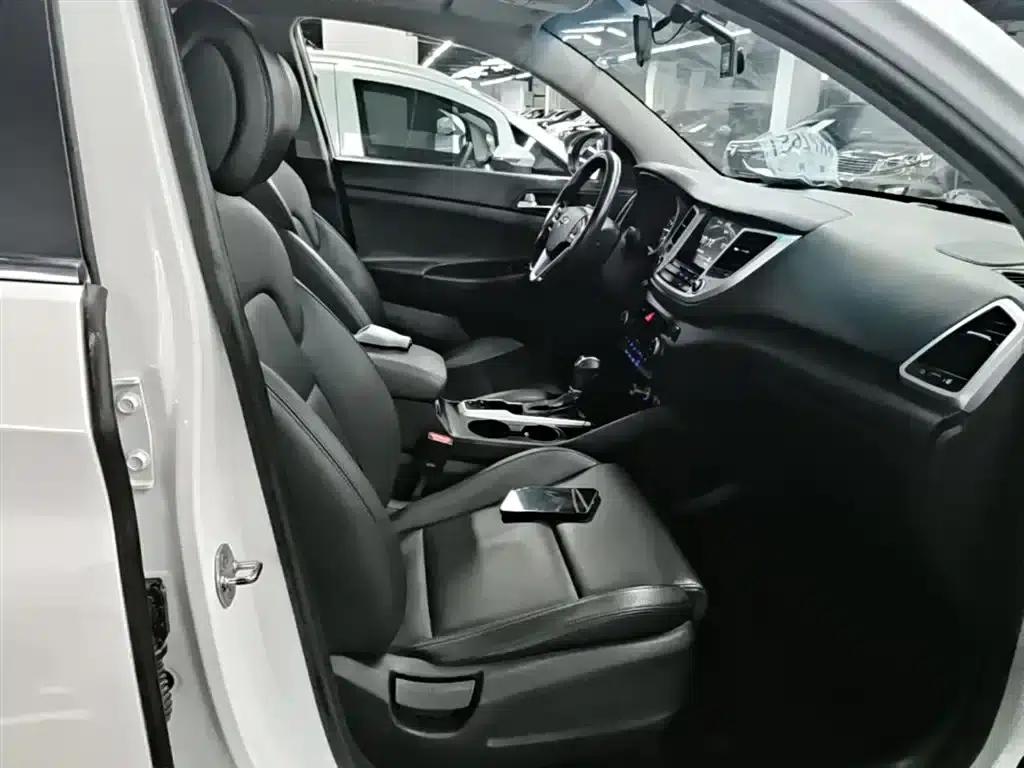 Tucson 2018 1.6T Dual-Clutch Two-Wheel Drive 15th Anniversary Special Edition — миниатюра 25