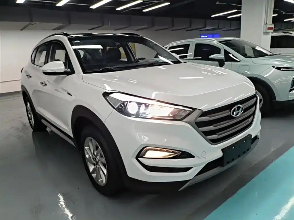 Tucson 2018 1.6T Dual-Clutch Two-Wheel Drive 15th Anniversary Special Edition — миниатюра 4