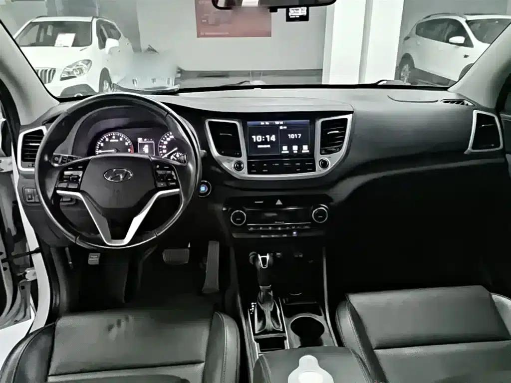 Tucson 2018 1.6T Dual-Clutch Two-Wheel Drive 15th Anniversary Special Edition — миниатюра 10