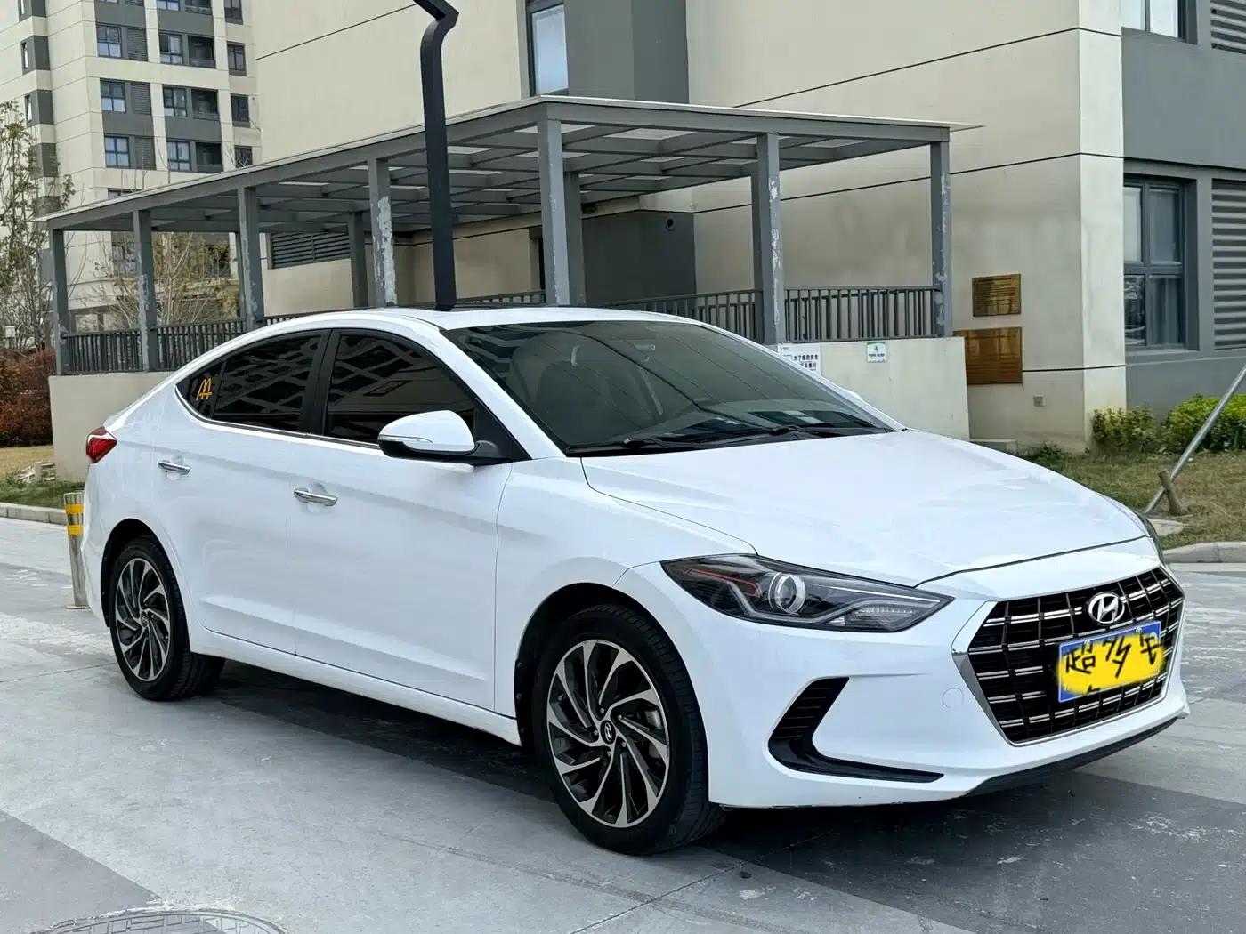 Hyundai Elantra 2020 1.5L CVT Smart Elite Edition — миниатюра 3