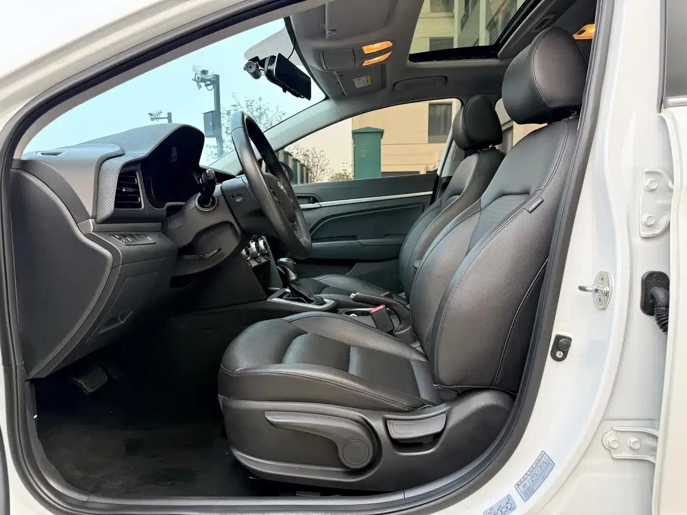 Hyundai Elantra 2020 1.5L CVT Smart Elite Edition — миниатюра 4