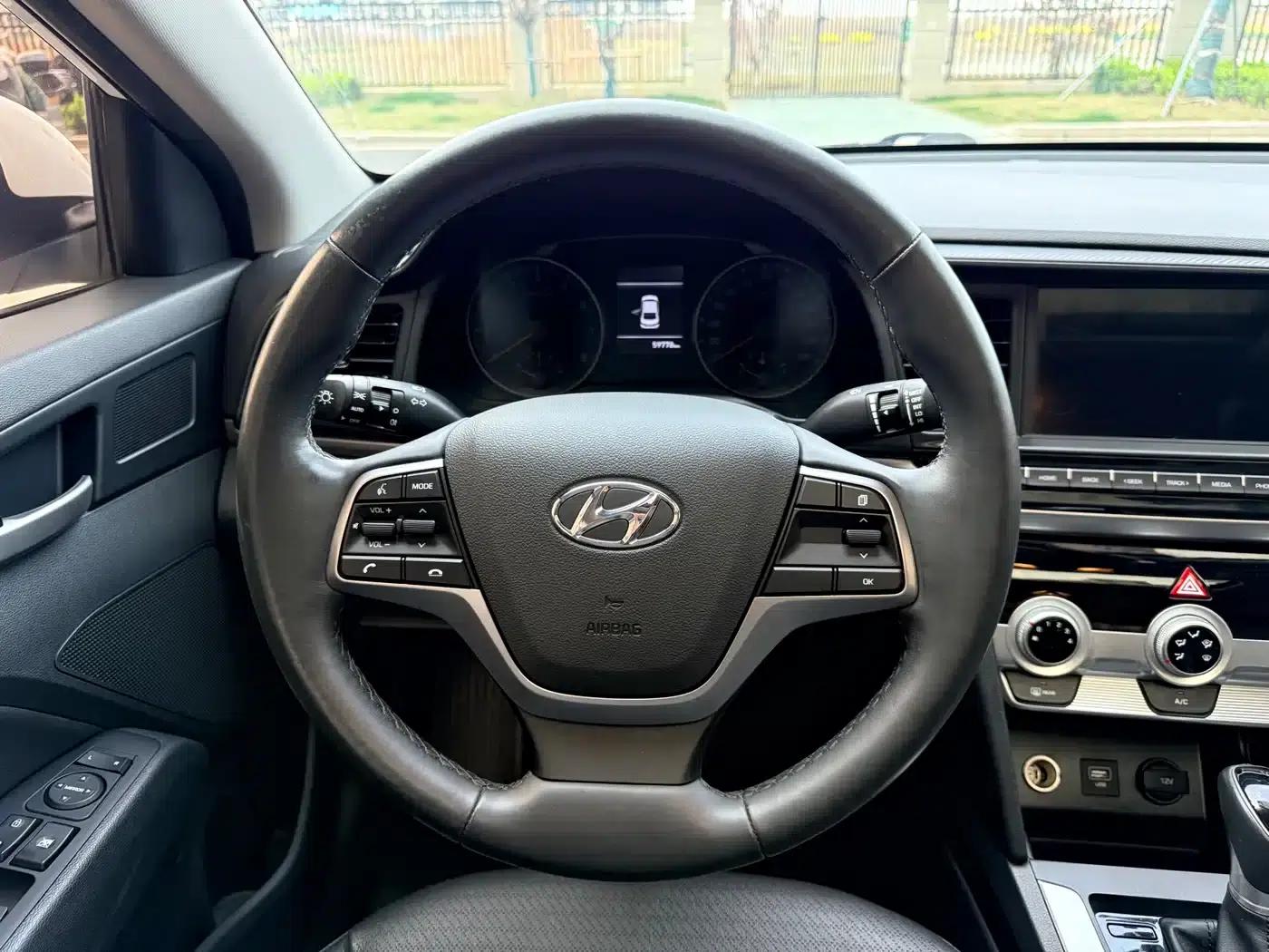 Hyundai Elantra 2020 1.5L CVT Smart Elite Edition — миниатюра 7