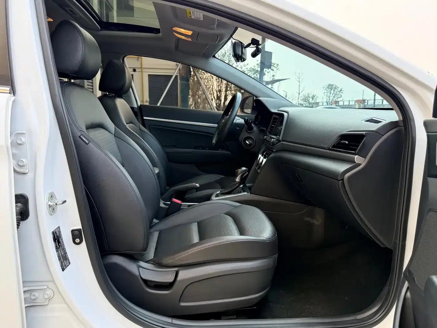 Hyundai Elantra 2020 1.5L CVT Smart Elite Edition — миниатюра 9