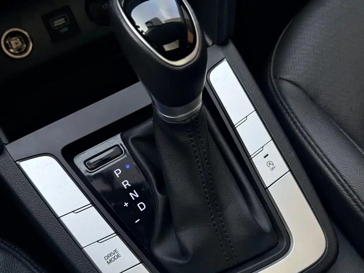 Hyundai Elantra 2020 1.5L CVT Smart Elite Edition — миниатюра 10