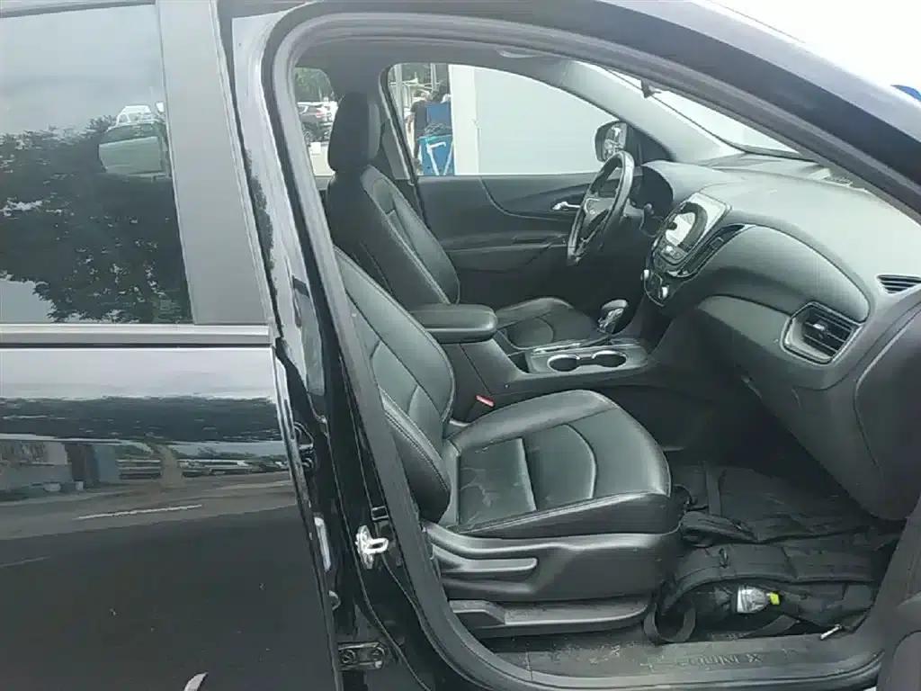 2021 Chevrolet Equinox 535T Cross Edition — миниатюра 25