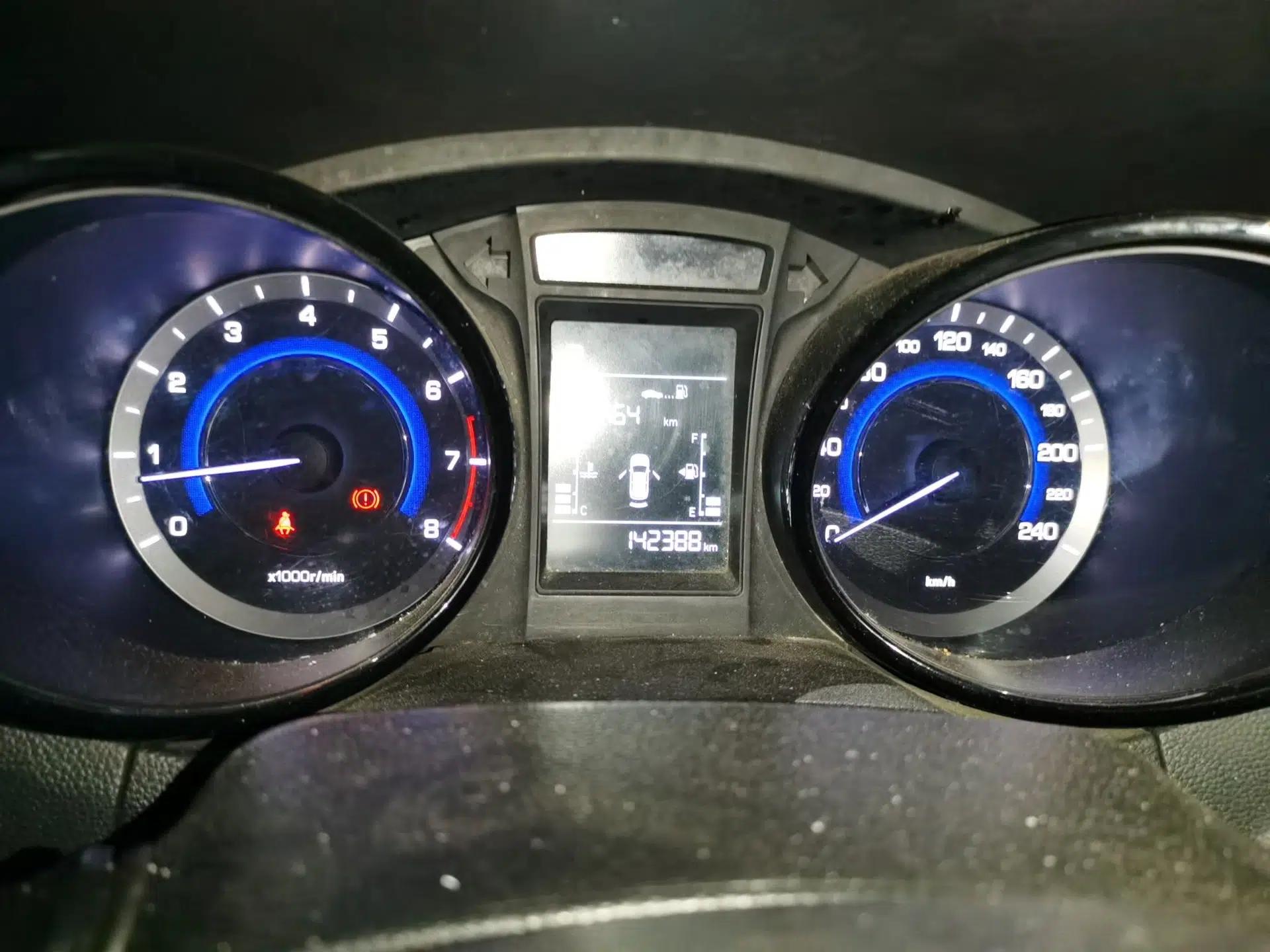 CHANGAN CS15 2016 1.5L Automatic Fashion Edition — миниатюра 11