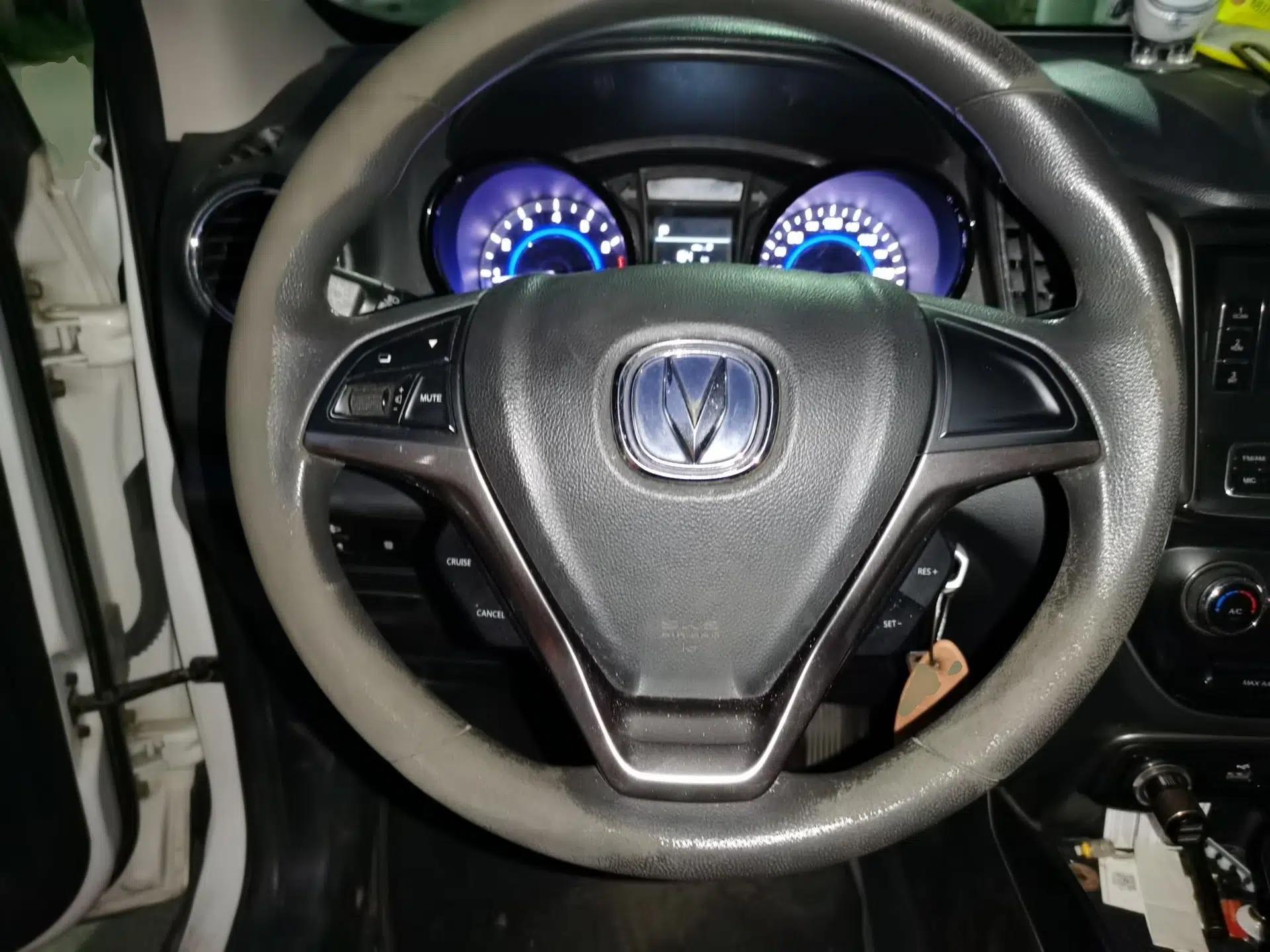 CHANGAN CS15 2016 1.5L Automatic Fashion Edition — миниатюра 10