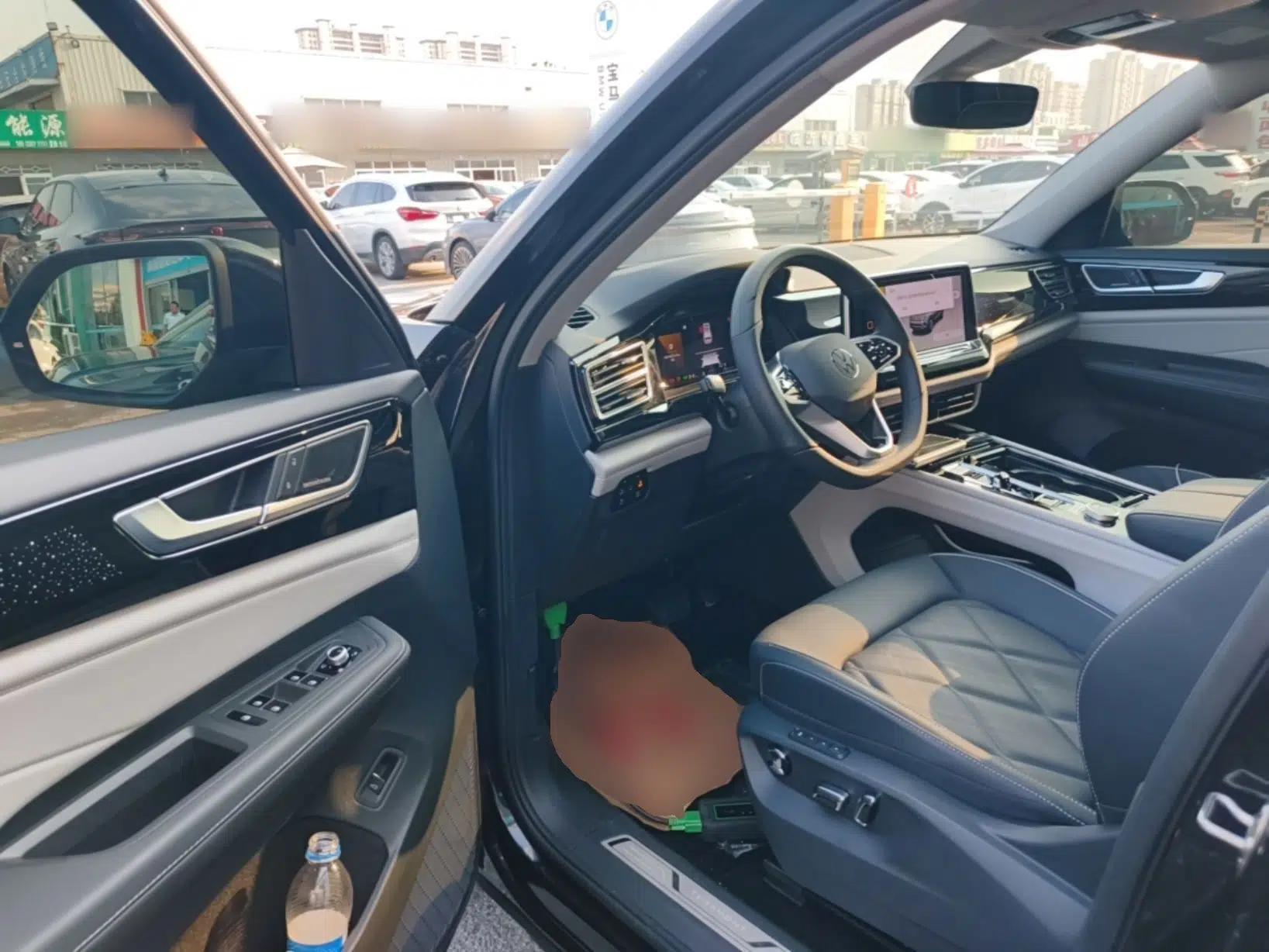 Volkswagen Teramont 2024 380TSI Four-Wheel Drive Longxiang Edition — миниатюра 18